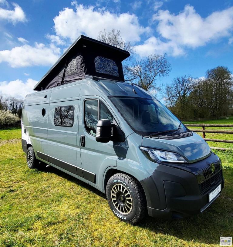 Bobil Sienna Campervan 2025 - Peugeot Boxer High-top 500 miles 4 BERTH/BELT 
