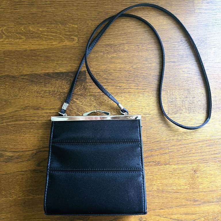 Black satin evening, party, wedding bag. Detachable strap. Barratts Handbags. £4 ovno. Can post.