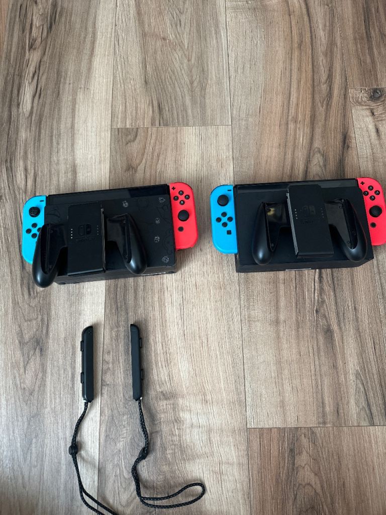 2x Nintendo Switch OLED - Bundle 