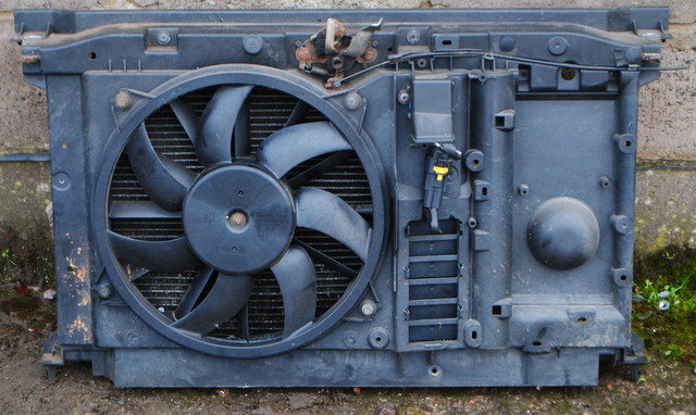CITROEN PEUGEOT 2.0 16 COOLING RADIATOR RAD PACK FAN MOTOR 9657576480