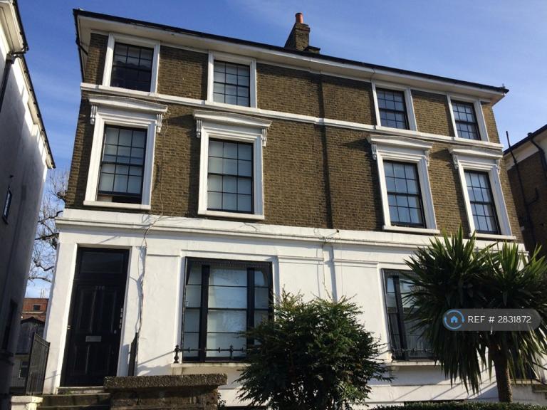 5 bedroom flat in Camden Road, London, NW1 (5 bed) (#2831872)