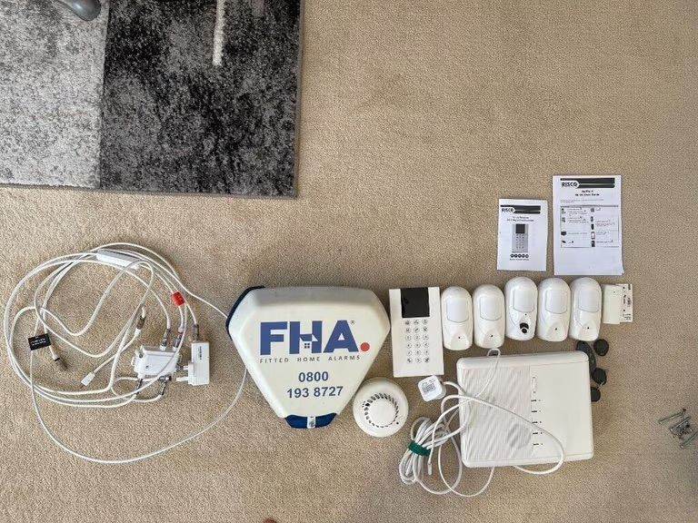 RISCO Agility 4 Wireless Burglar Alarm Wi-fi Smart Security System plus PIRs