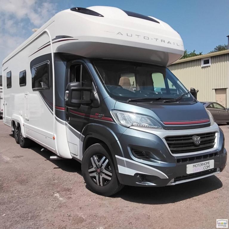 Auto-Trail Frontier Comanche Tag Axle Luxury 6 berth Motorhome