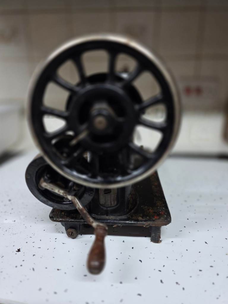 Jones Family CS sewing machine  early 20th century, circa 1920.