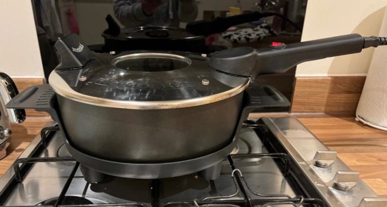 image for Lakeland 4L Grand Remoska Electric Cooker with Glass Lid