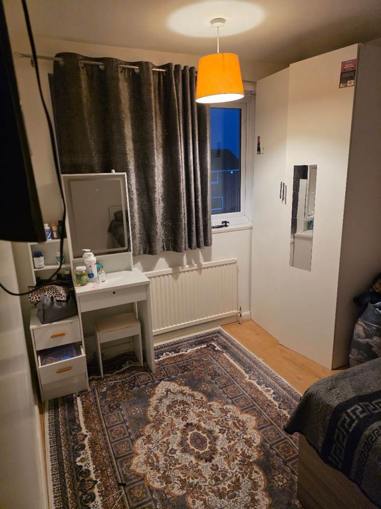 Double bed room for rent in luton area lu2 8jw 