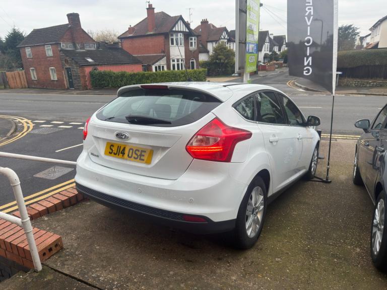 2014 Ford Focus 1.6 125 Titanium Navigator 5dr Powershift HATCHBACK Petrol Automatic