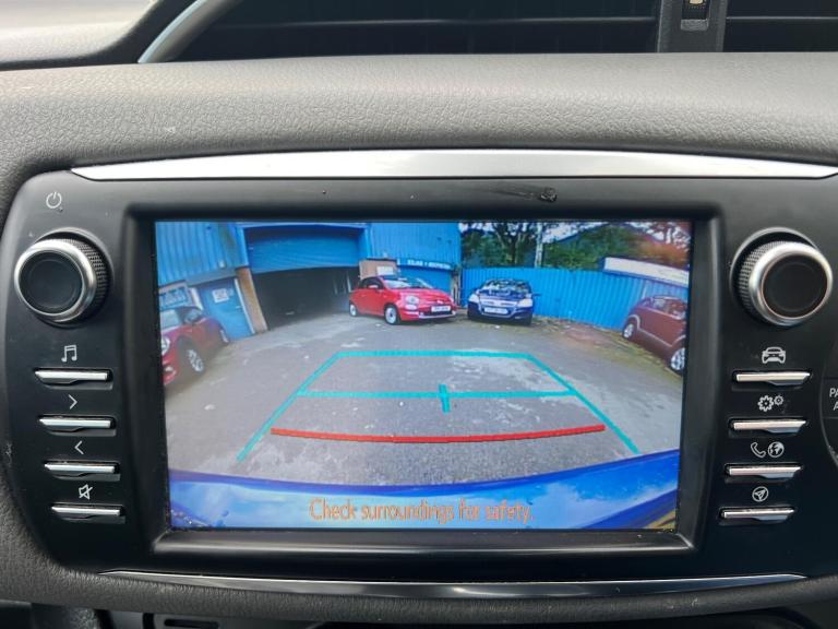 2017 Toyota Yaris 1.5 VVT-i Icon Tech Euro 6 5dr HATCHBACK Petrol Manual