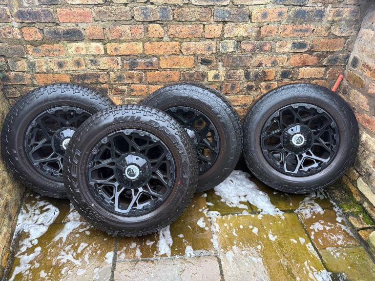 Wolfrace explorer sahara Alloy wheels and tyres 