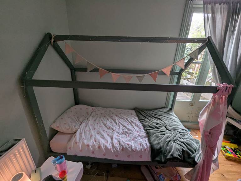 Kids bed single, green house bed 