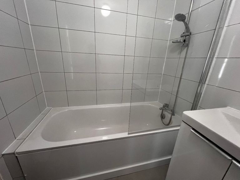Spacious pleasant 1bedroom flat 