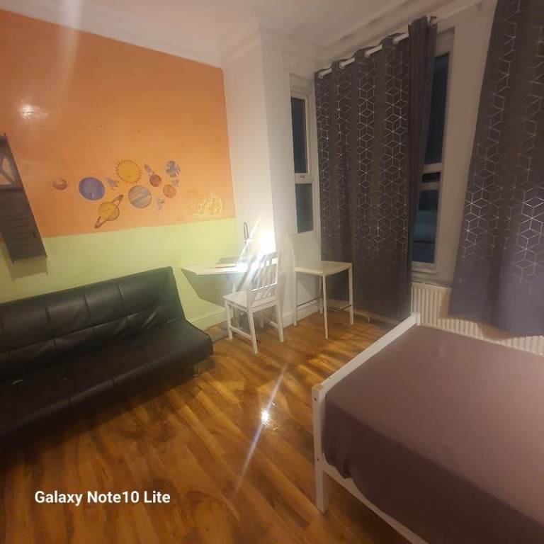 Rent room in Hendon NW9