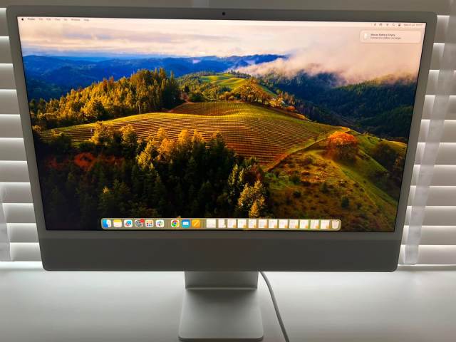 Apple iMac 24-inch (M1, 2021) | 8GB RAM | 256GB SSD | Magic