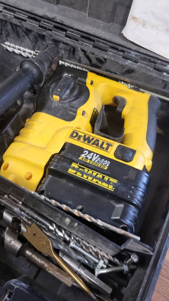 Dewalt 24 volt drill 