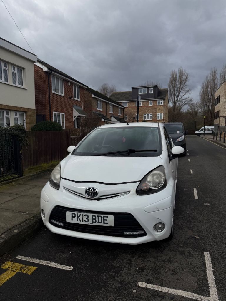Toyota, Aygo, Hatchback, 2013, Manual, 1L