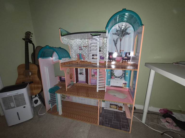 Doll house for free