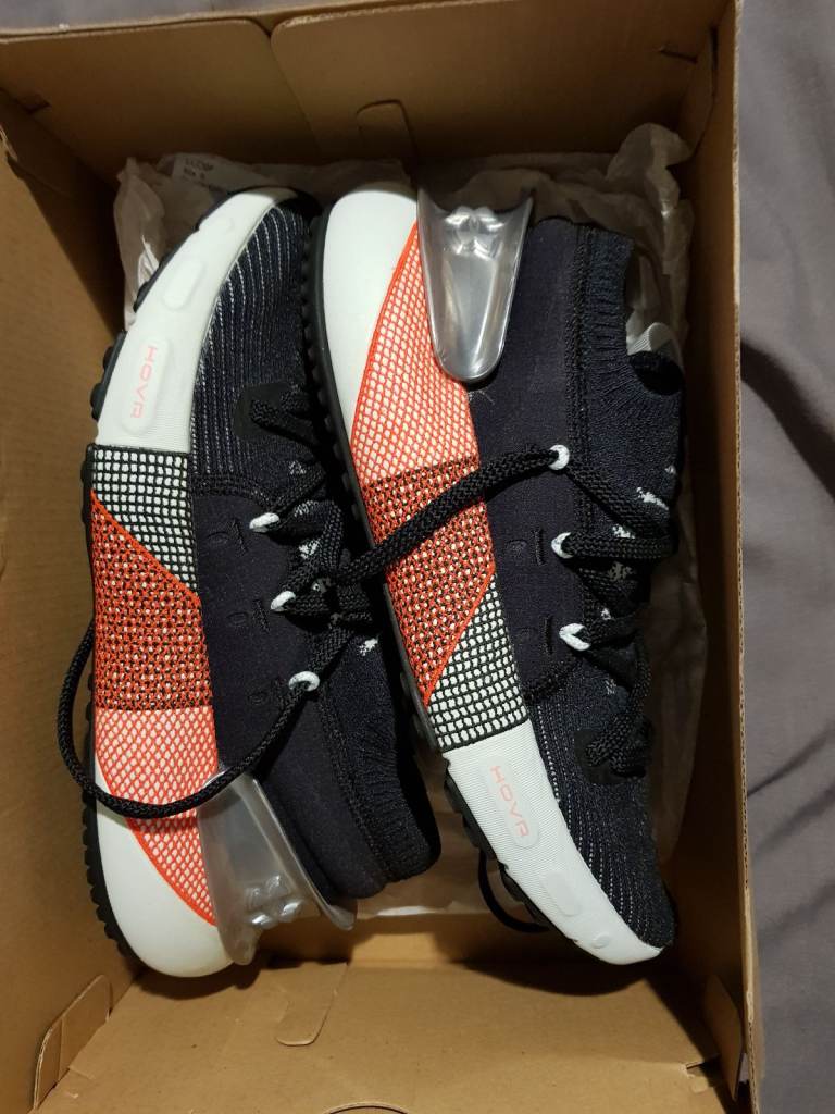 Under armour trainers size5. 