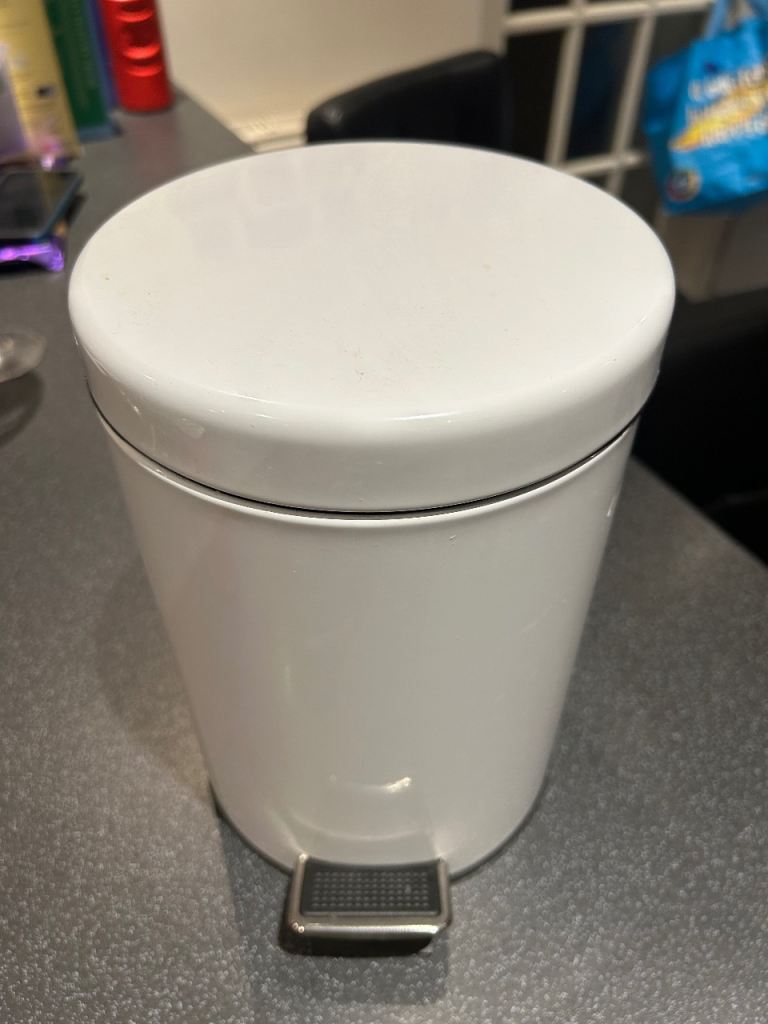Small pedal bin - ideal for bathroom 