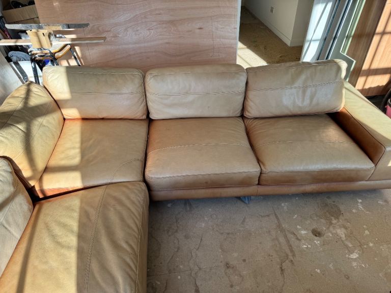 Large designer Leather Corner Sofa – Project
