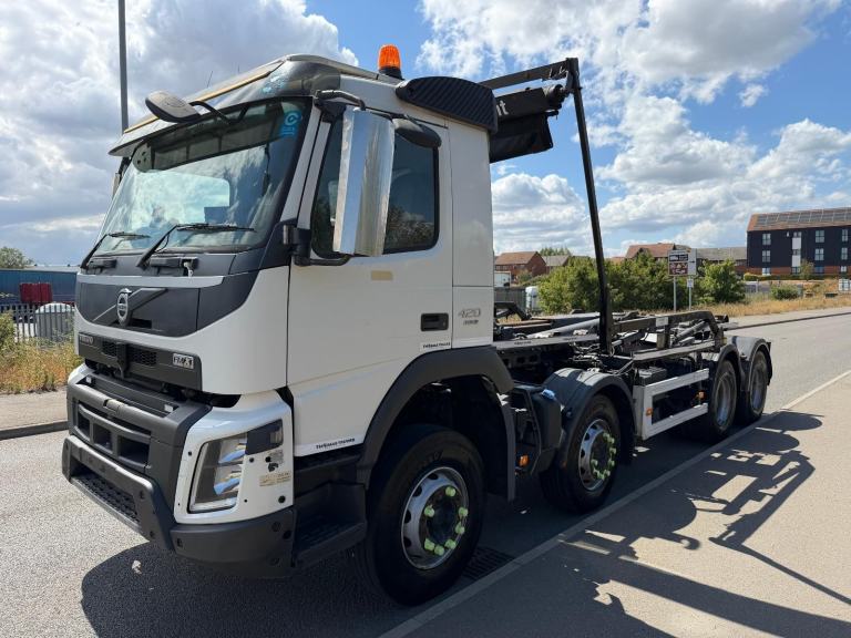 2015 VOLVO FMX 420 8x4 HOOKLOADER