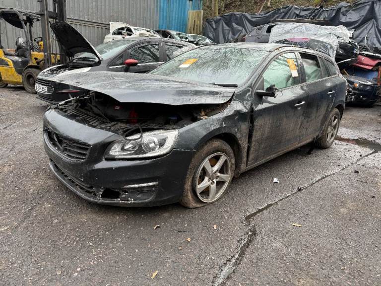 ♻️ VOLVO V60 2016 D3 MK1 GREY BREAKING FOR PARTS ♻️