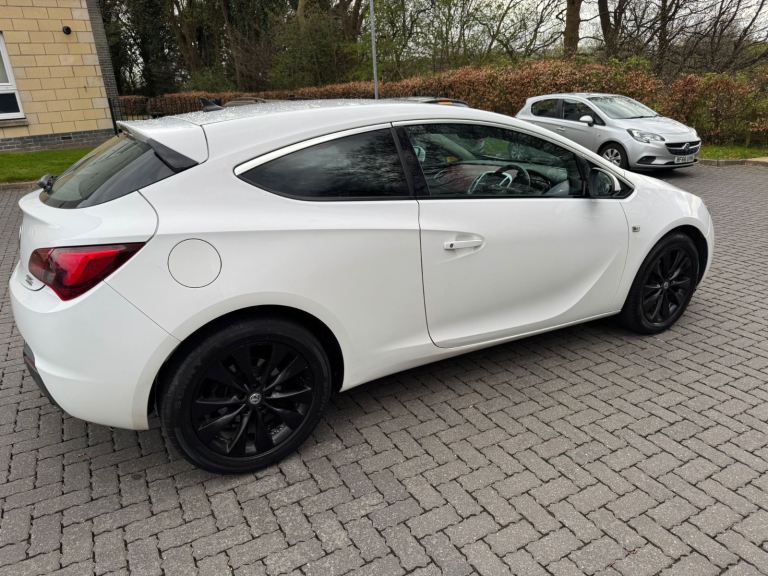 2013 Vauxhall Astra GTC 1.4T Sport 140 SRI Coupe - WHITE - 68k Miles - MOT Apr 2027