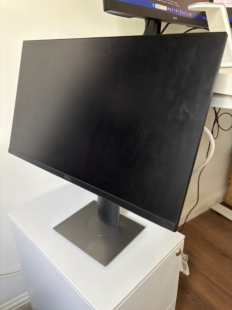 Dell Full HD Monitor 23-inch with Stand and Cables