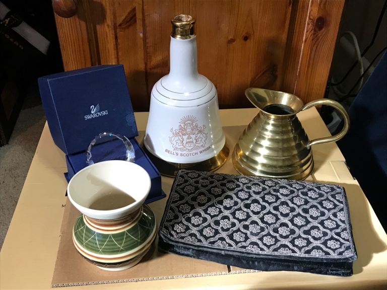 Joblot Vintage Collectables Swarovski Paperweight Wade Dragon Pottery 