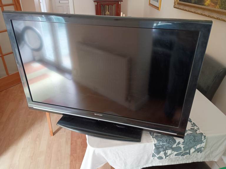 image for 40 INCH SHARPE TV
