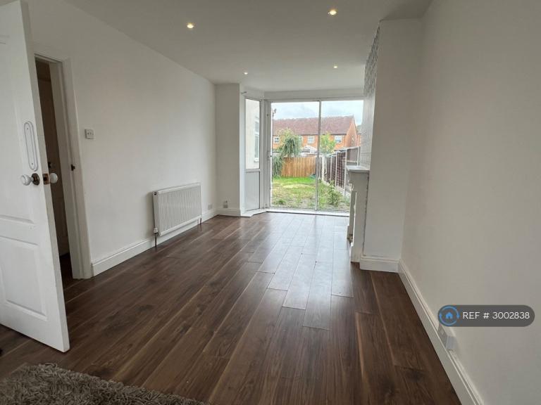 3 bedroom house in Pendragon Road, Birmingham, B42 (3 bed) (#3002838)