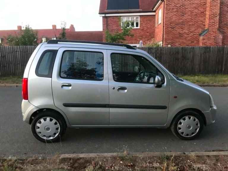 VAUXHALL AGILA VERY LOW MILEAGE  Mot 5 months with lots of service history clean reliable car