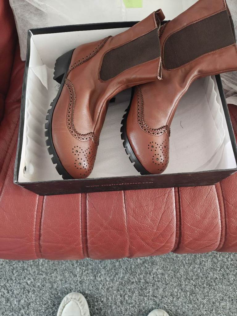 Lovely tan boots 👢👢