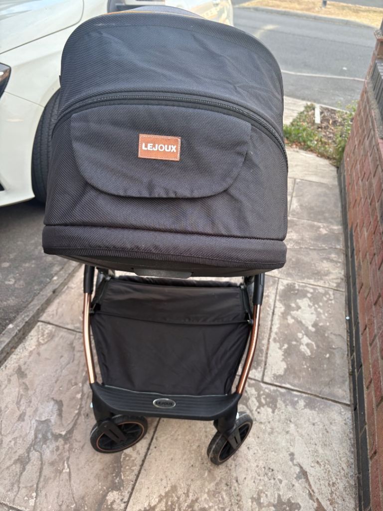 LEJOUX baby pram. 