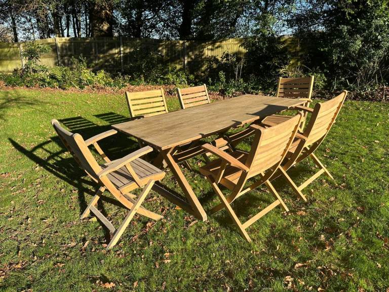 Solid wood garden table and chairs 