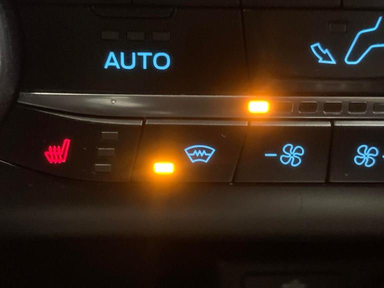 2022 Ford Kuga 2.5 EcoBoost Duratec 14.4kWh ST-Line X SUV 5dr Petrol Plug-in Hybrid CVT Eu Suv PE...