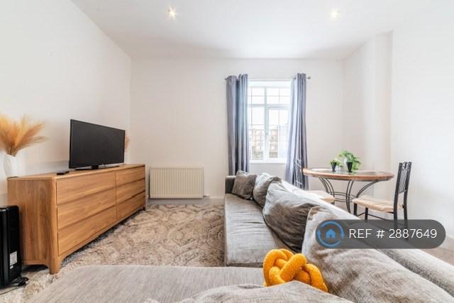 Studio flat in Union St, Maidstone, ME14 (#2887649)