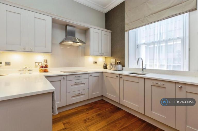 2 bedroom flat in Westhorpe House, Marlow, SL7 (2 bed) (#2639054)