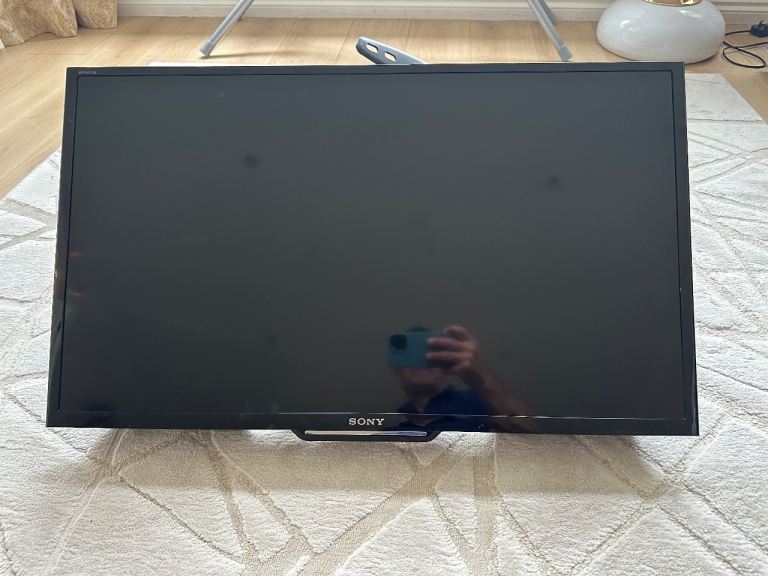 Sony Bravia KDL-32w653D Smart tv very good condition 