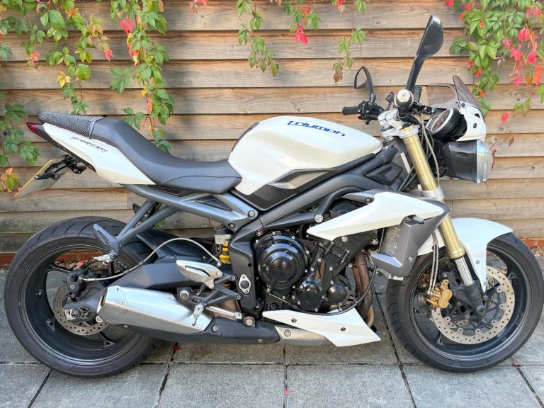 2013 / 13 Triumph Street Triple 675 £3250 White 26244 miles.