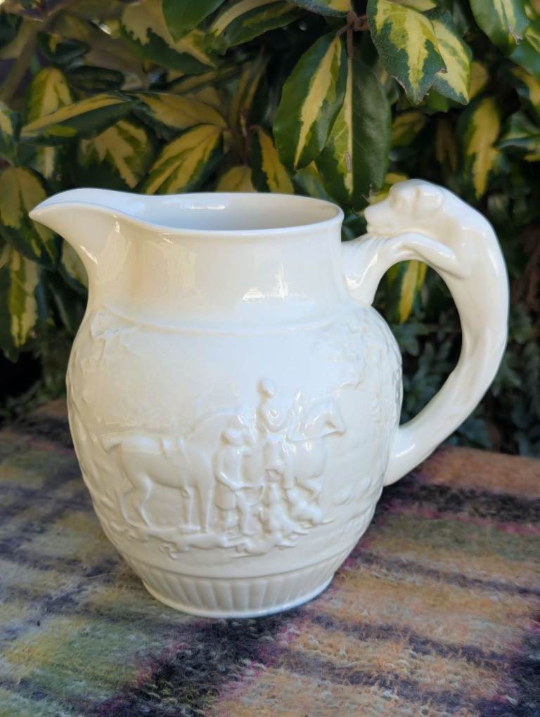 Wedgwood jug, hunting scene