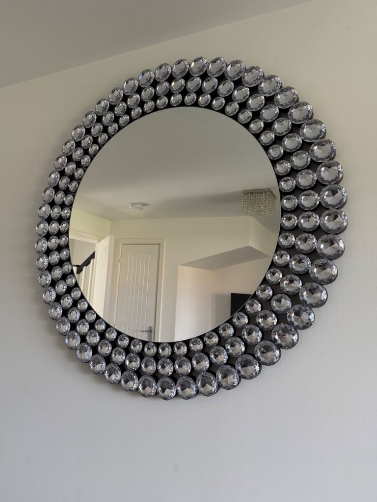 Large Round Jewelled Wall Mirror – Excellent Condition
