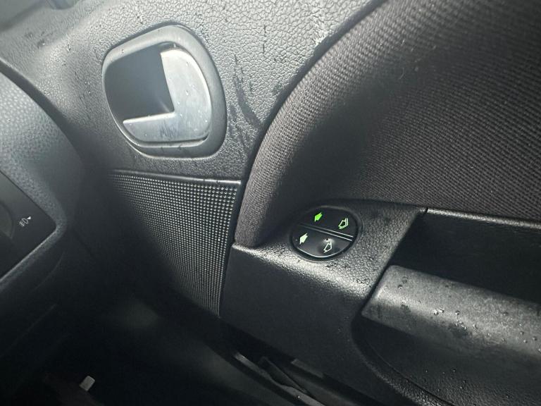 2007 Ford Fiesta 1.4 Zetec 5dr [Climate] HATCHBACK PETROL Manual