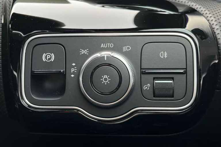 2022 Mercedes-Benz A-Class A180 AMG Line Premium Plus Night Edition 5dr Auto HATCHBACK PETROL Aut...