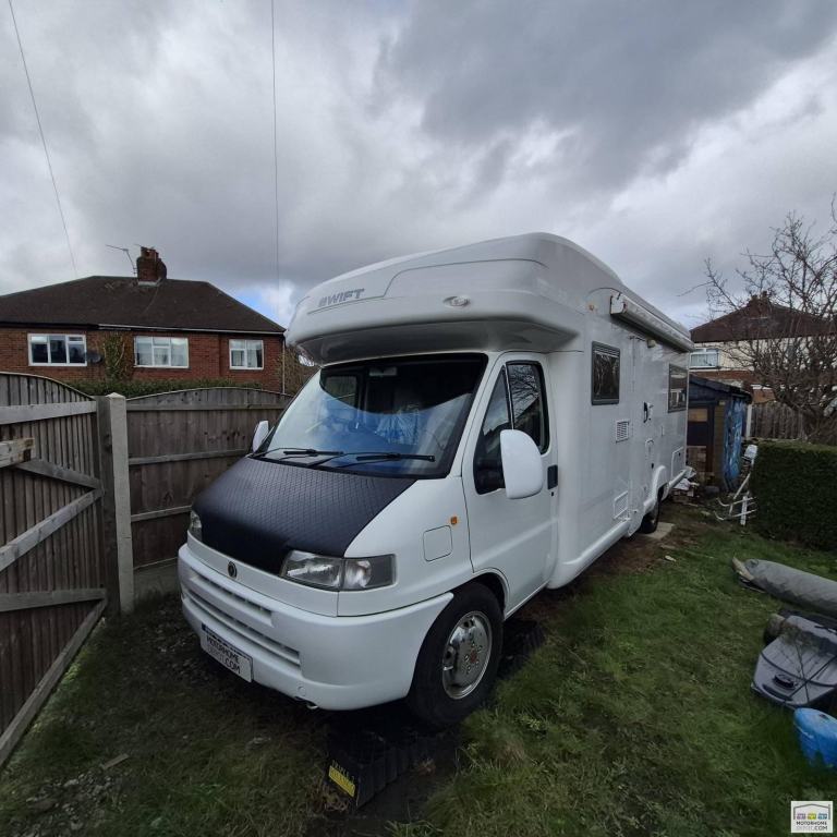 2000 Rear Lounge Swift Kon-Tiki