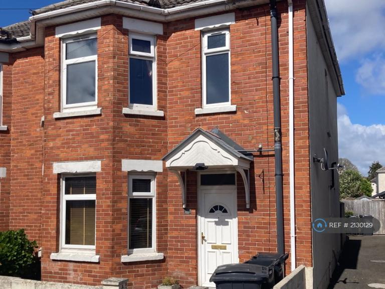 5 bedroom house in Shelbourne Road, Bournemouth, BH8 (5 bed) (#2130129)