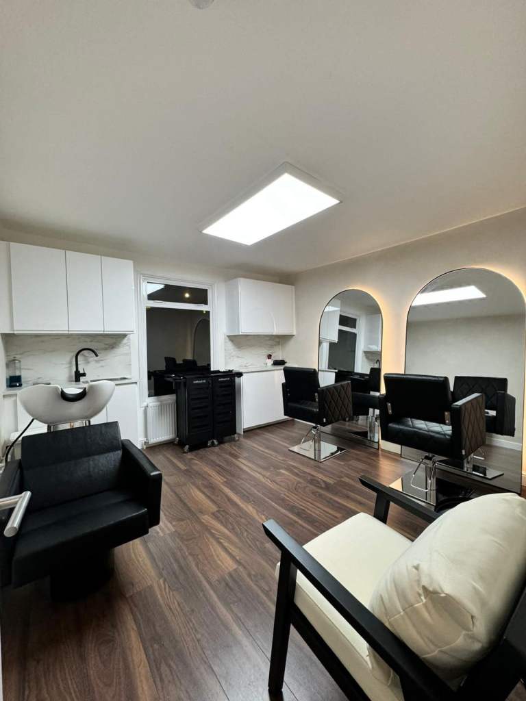 Hairdressing Studio to Rent in Brixton