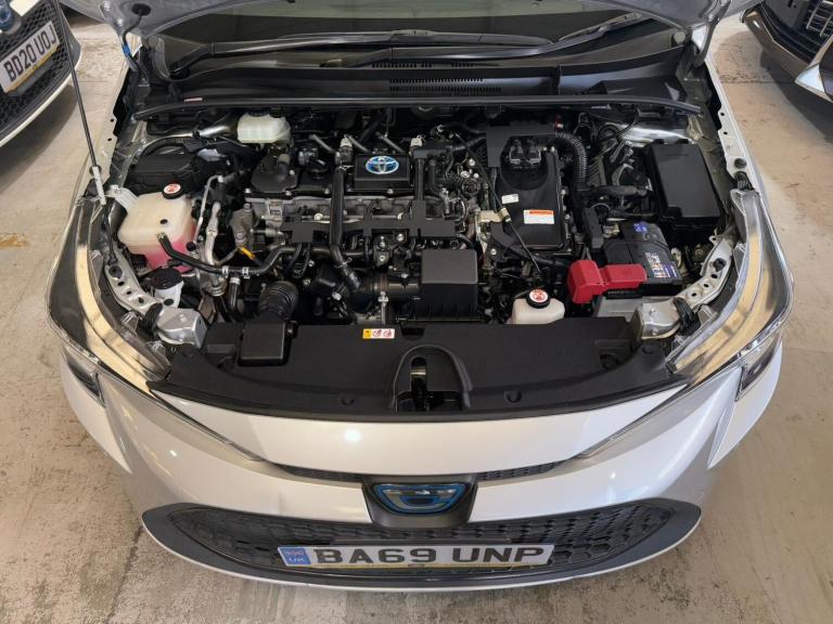 2020 Toyota Corolla 1 790 CC TOYOTA COROLLA TOURING Hybrid