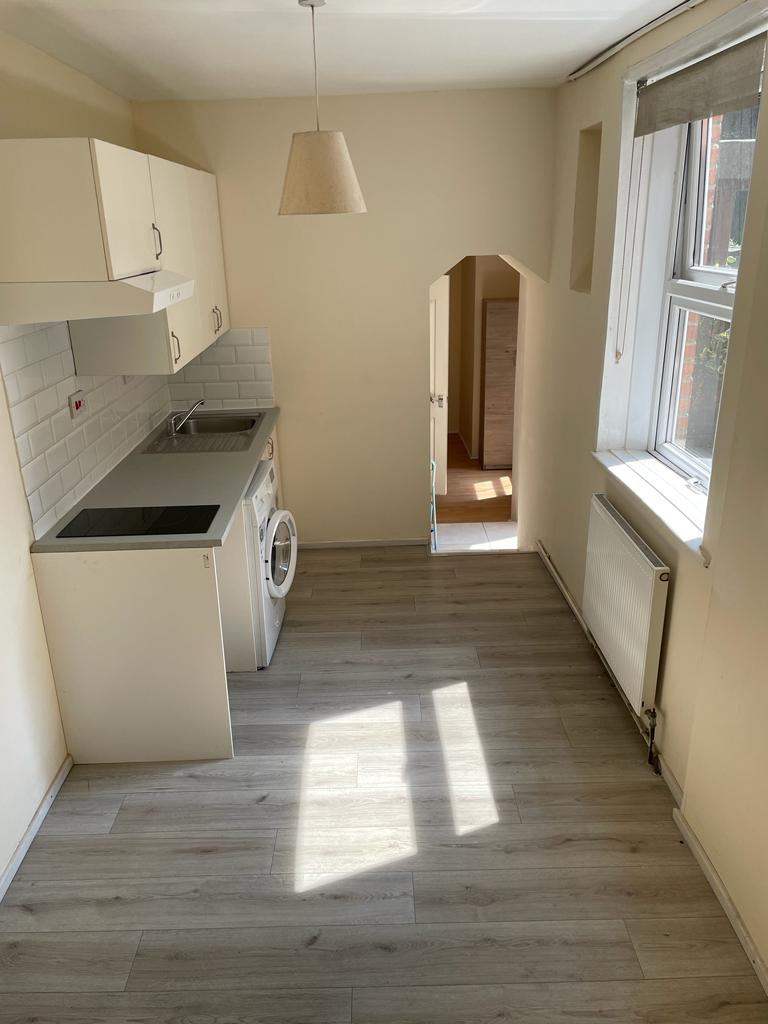 Modern Ground Floor 1 Double Bedroom Flat with Garden Between Archway and Tufnell Park Station
