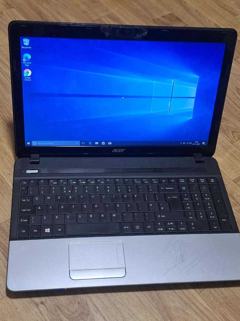 Acer i3,8gb ram,1tb hdd,win1o laptop