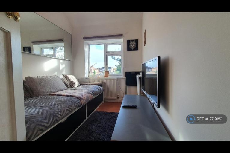1 bedroom in Burnside Drive, Greater-Manchester-County, M19 (#2719182)